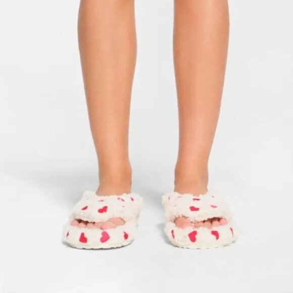 SKIMS Valentine's Slippers - Ruby And Marble Heart (42 / US Women's 10.5/11) - Picture 2 of 6
